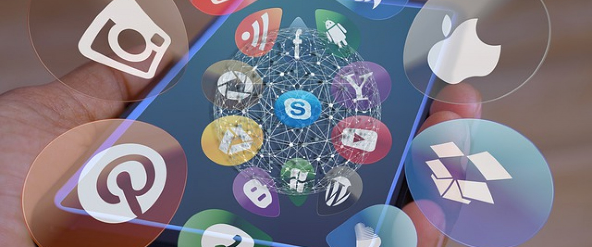 smartfon a symboly sociálnych sietí 2
